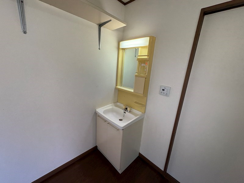 ドミールしずＡ棟 洗面所