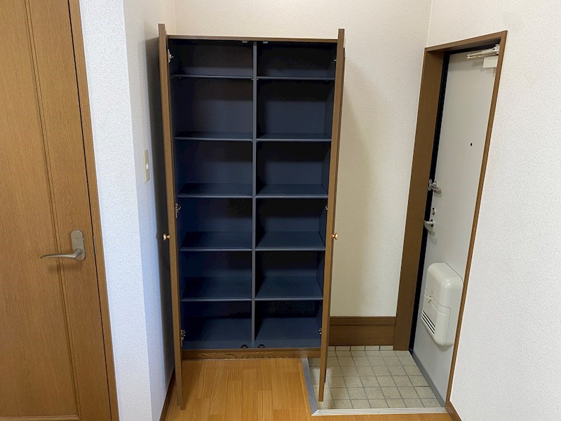 ドミールしずＢ棟 玄関