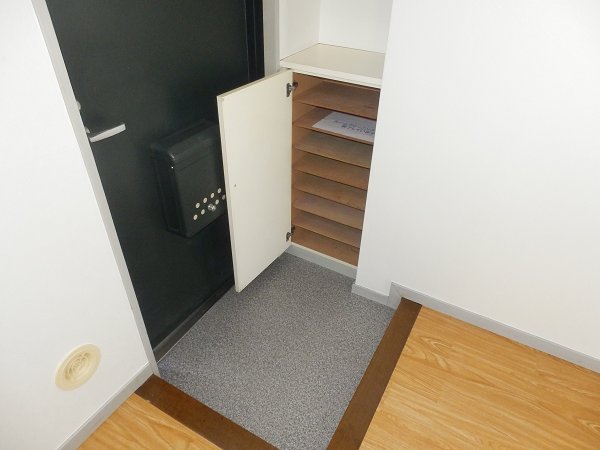 鵜の森ビル 玄関