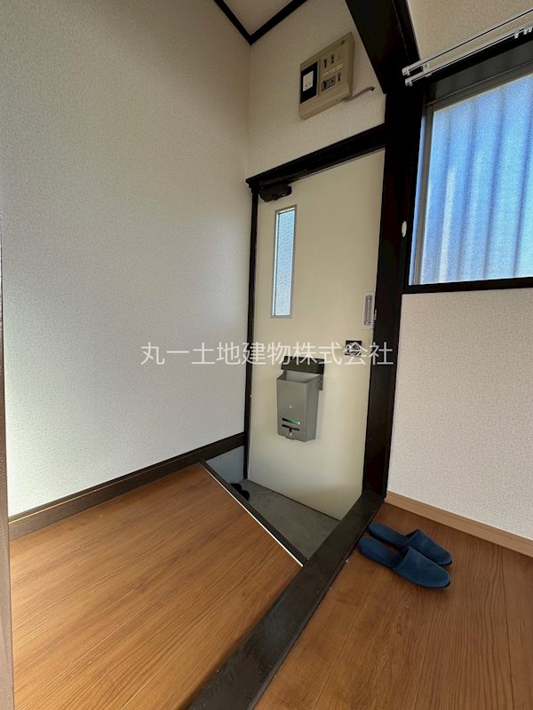 仁戸名町アパート 玄関