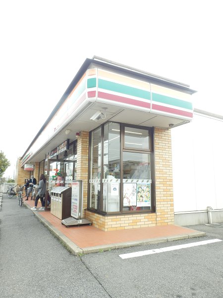 ヒルズ・オキマンション コンビニ