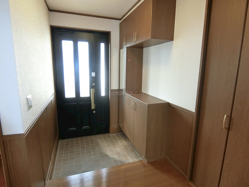 松ヶ丘町貸家 玄関