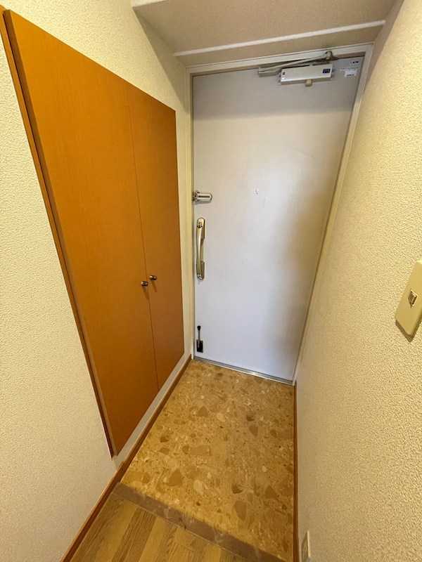 アンプルールベトン明永 玄関
