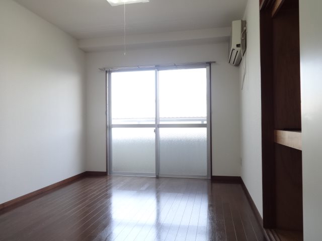 家常ビル ベッドルーム