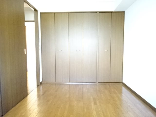 アーバンコート・タカサ ベッドルーム