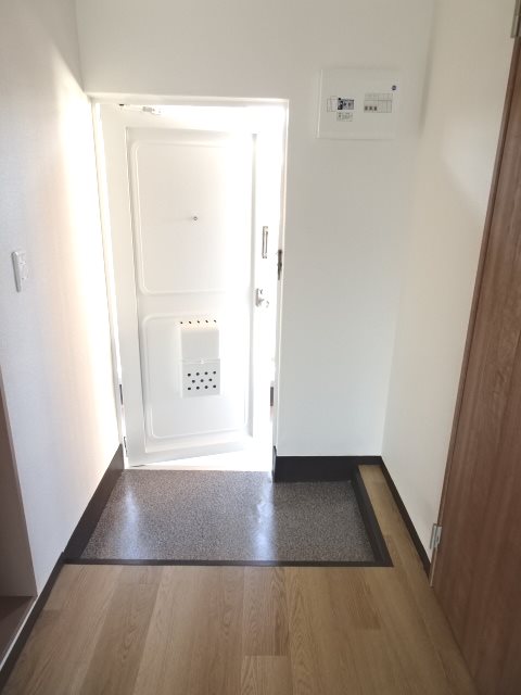 三昌ハイツ   玄関