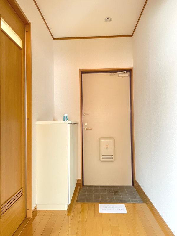アビタシオンアライ 玄関