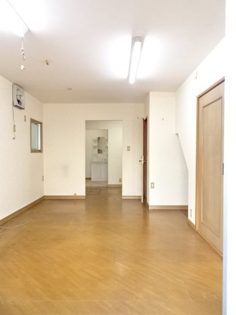 関原3丁目貸家Ⅳ リビング