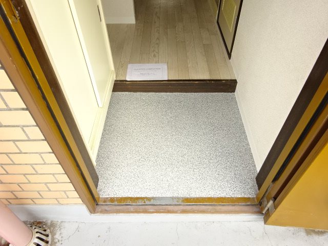 サンライフ梅島 玄関