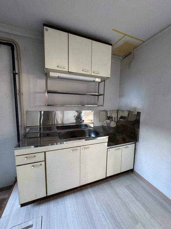 竹の塚ショッピングセンタービル キッチン