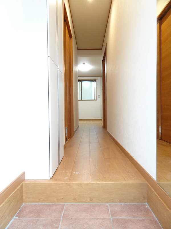MAISON FAMILLE2号館  玄関