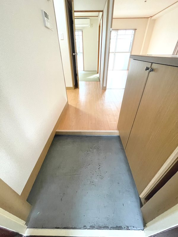 マンション紺利 玄関