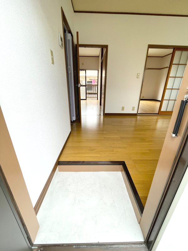 ハイツリバティ 玄関