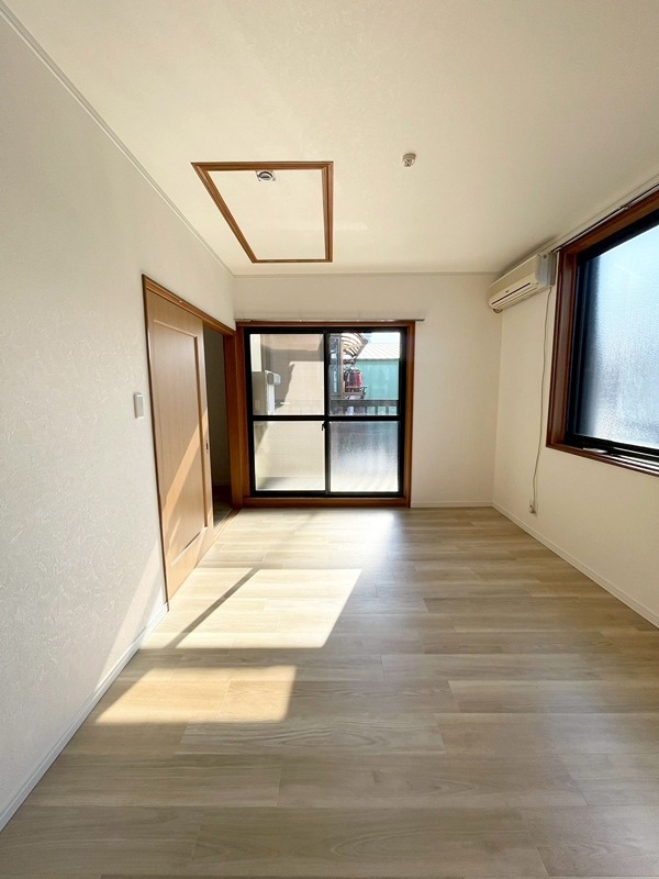 西伊興貸家 ベッドルーム