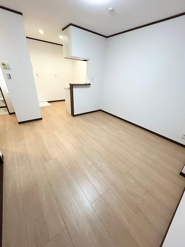 チャコール草加 リビング