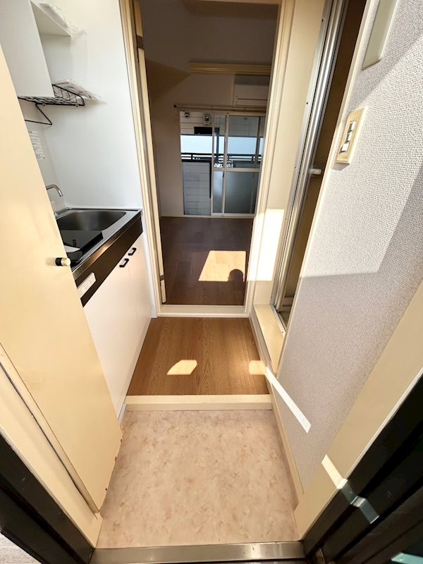 パレスコーリューB棟 玄関