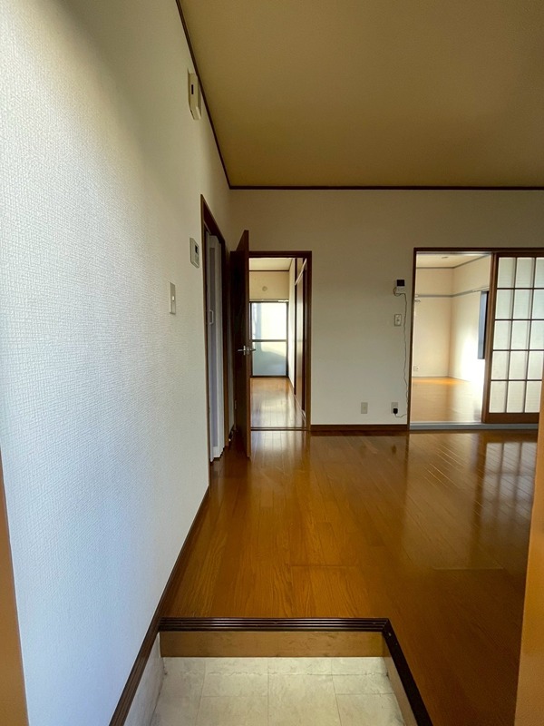 ハイツリバティー 玄関