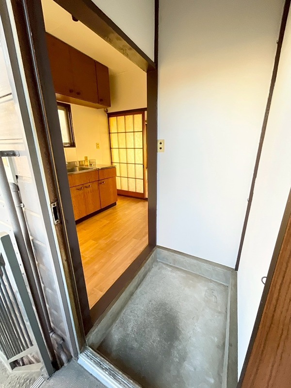 カトレア荘 玄関