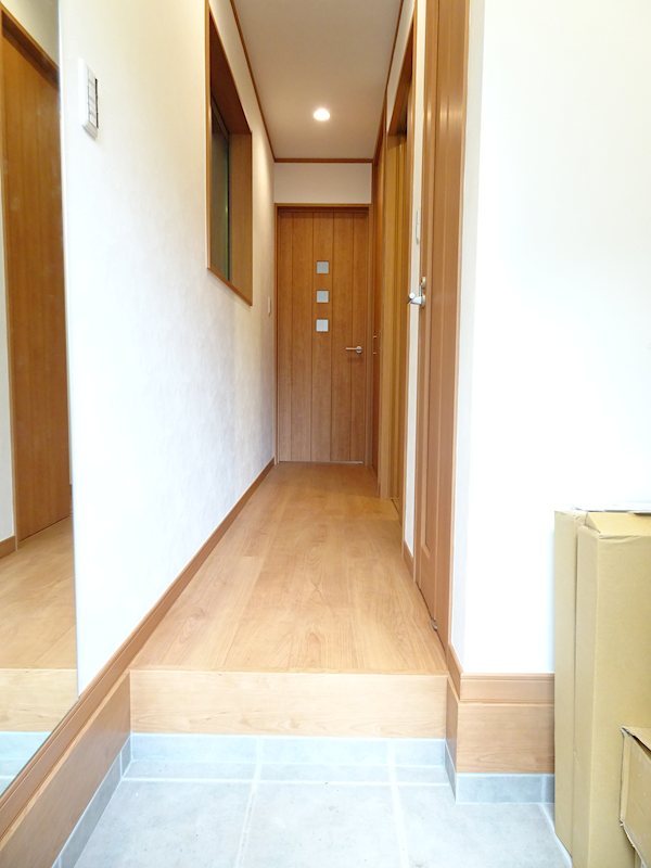 メゾンドアーブレ北千住Ⅱ 玄関