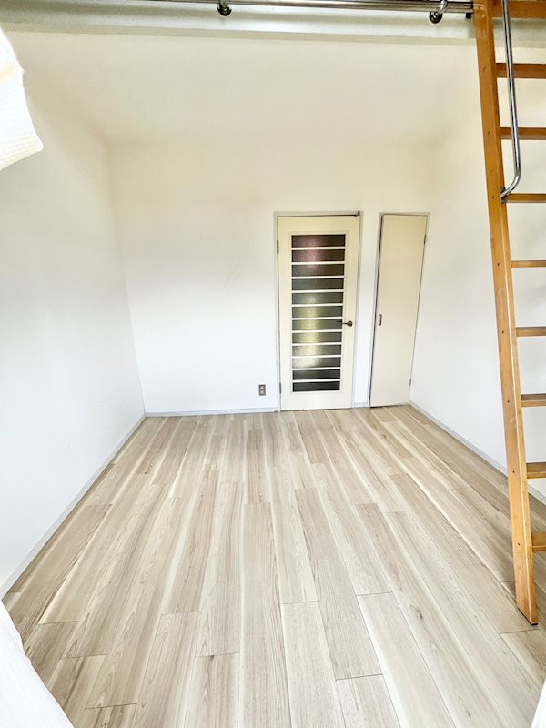 ガーデンウメダ リビング