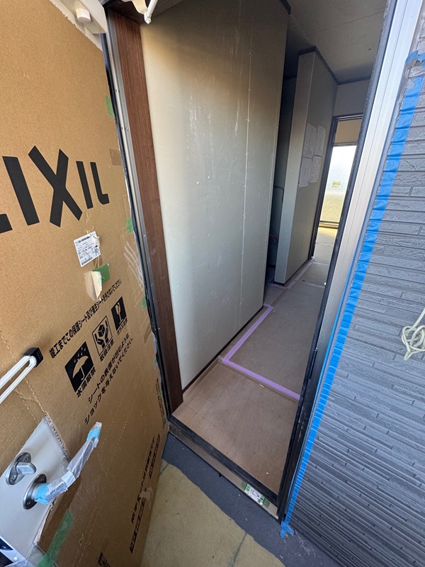 FIORE三郷中央 玄関