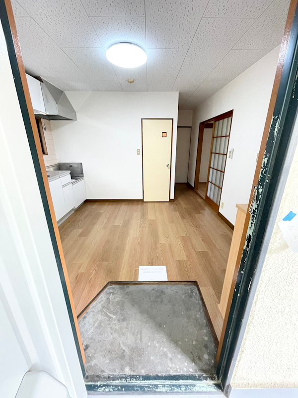 メゾン中台 玄関