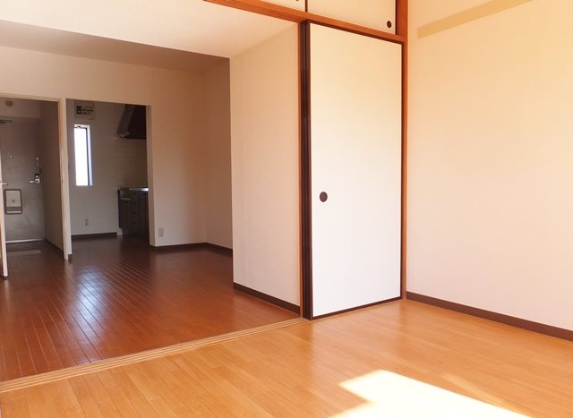 マンション紺利3 リビング