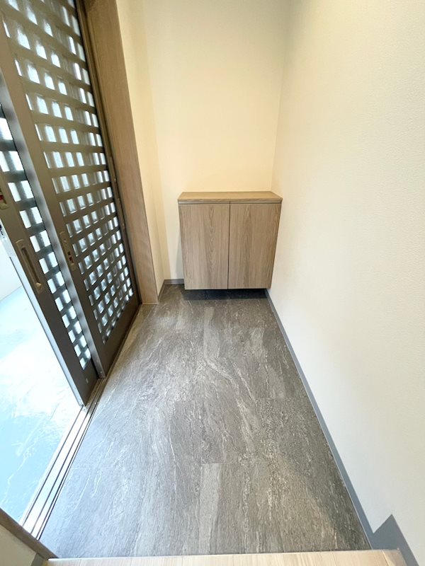 ホワイトハイツ 玄関