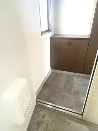 アビ・フラテランツァ 玄関