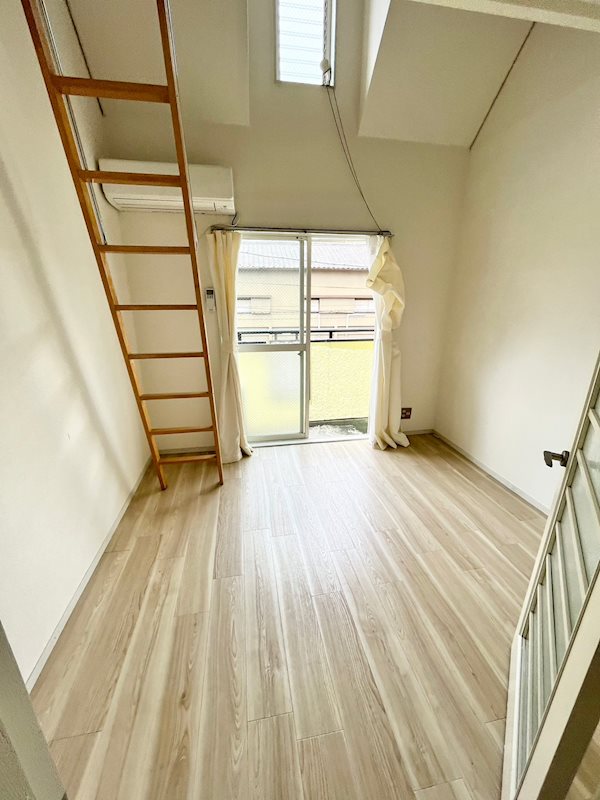 ガーデンウメダ ベッドルーム