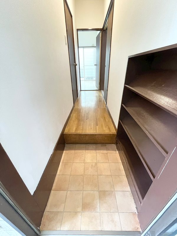 ホワイトパレスフジ  玄関