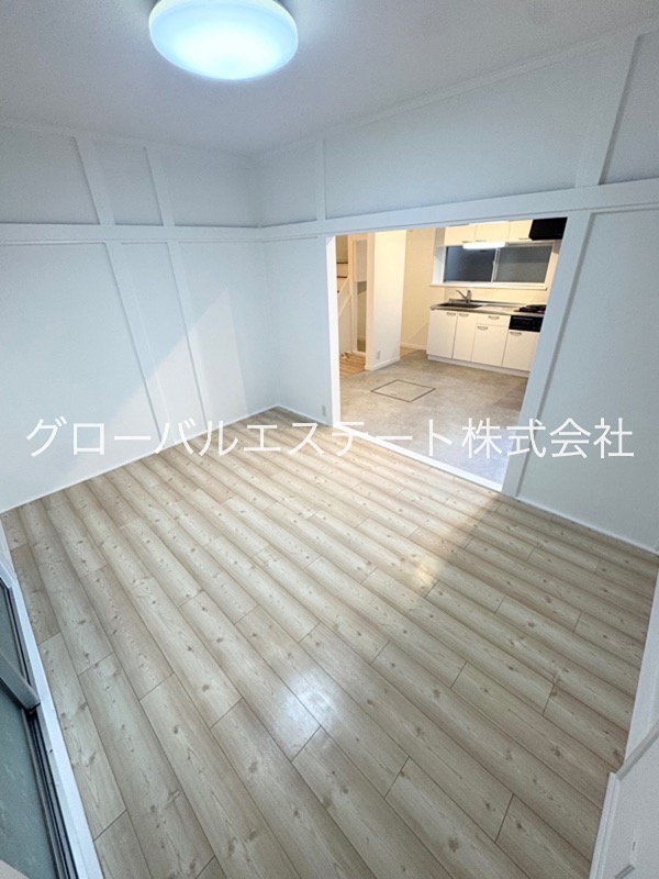 東伊興３丁目貸家 リビング