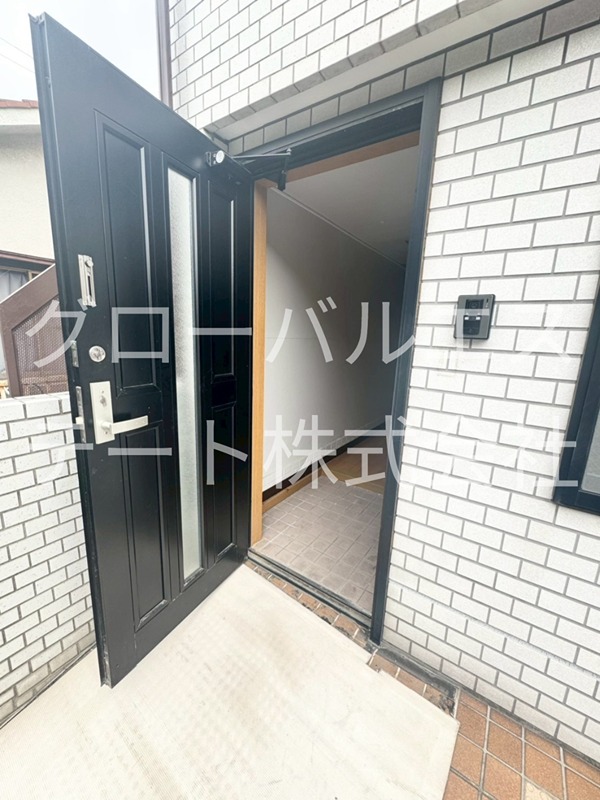 草加市谷塚町貸家 玄関