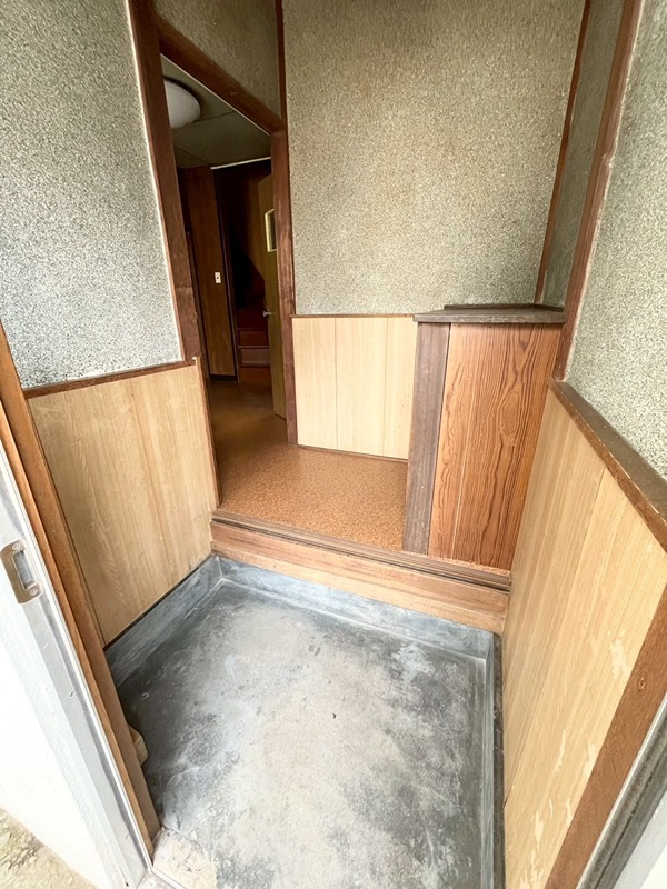 岡村貸家 玄関