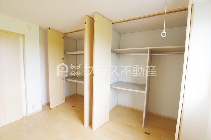 デューク沼口G棟 収納
