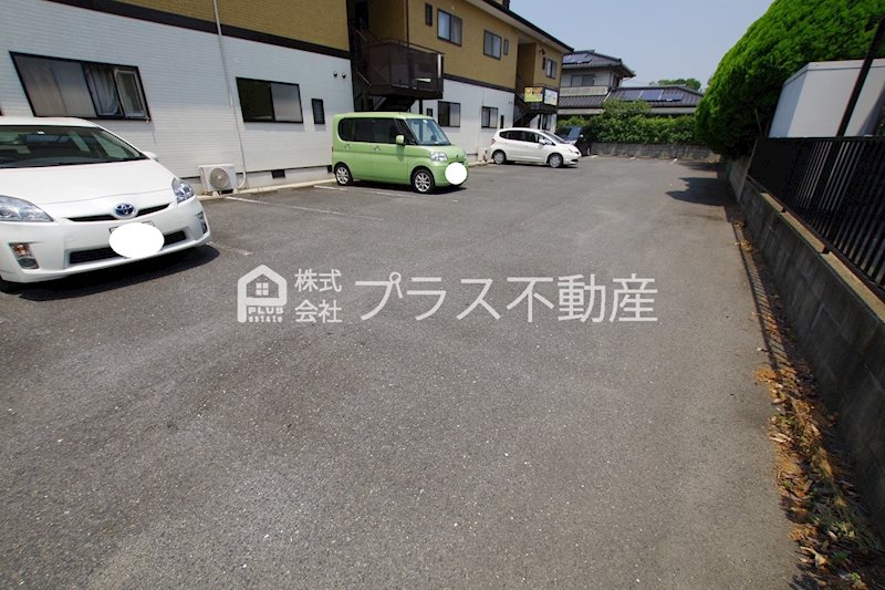 グランドハイツ木屋瀬 駐車場