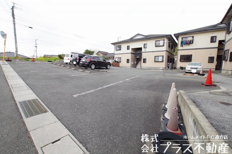コーポ木下 駐車場