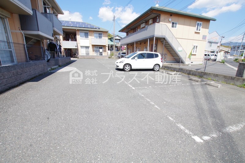 アベニュー西尾　Ａ棟 駐車場