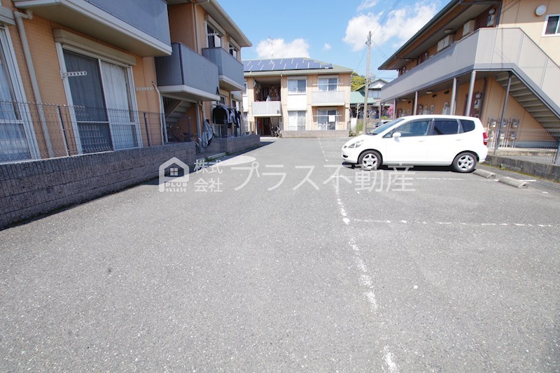 アベニュー西尾　Ａ棟 駐車場
