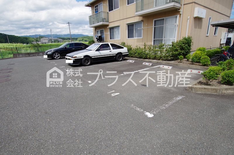 エスポアール愛　Ｃ棟 駐車場