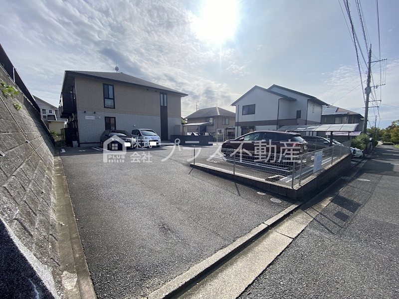 プランタン星ヶ丘Ⅴ 駐車場