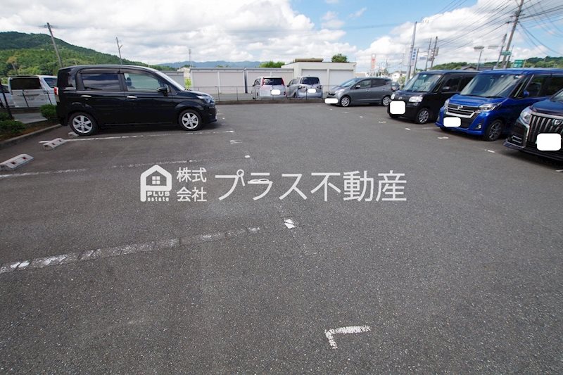 エスポアール愛　Ｂ棟 駐車場