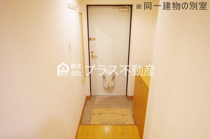 プレステージ加奈陀Ⅲ 玄関