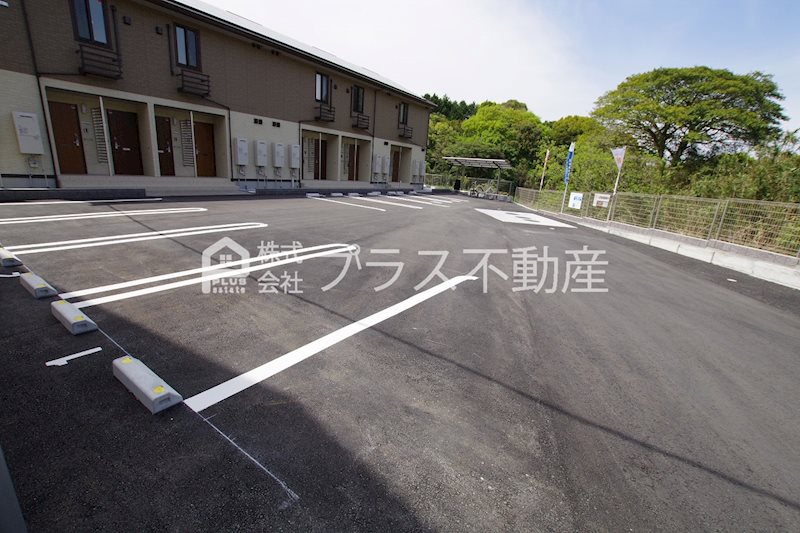 テロワール六番館 駐車場