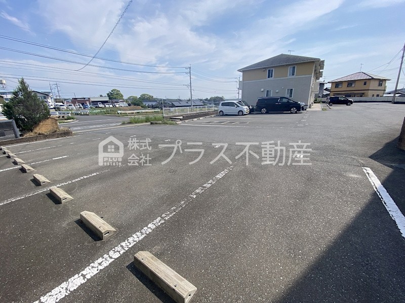 花多来館　B棟 駐車場