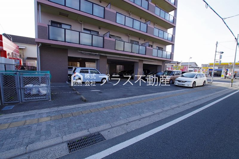 ミレニアム須崎 駐車場