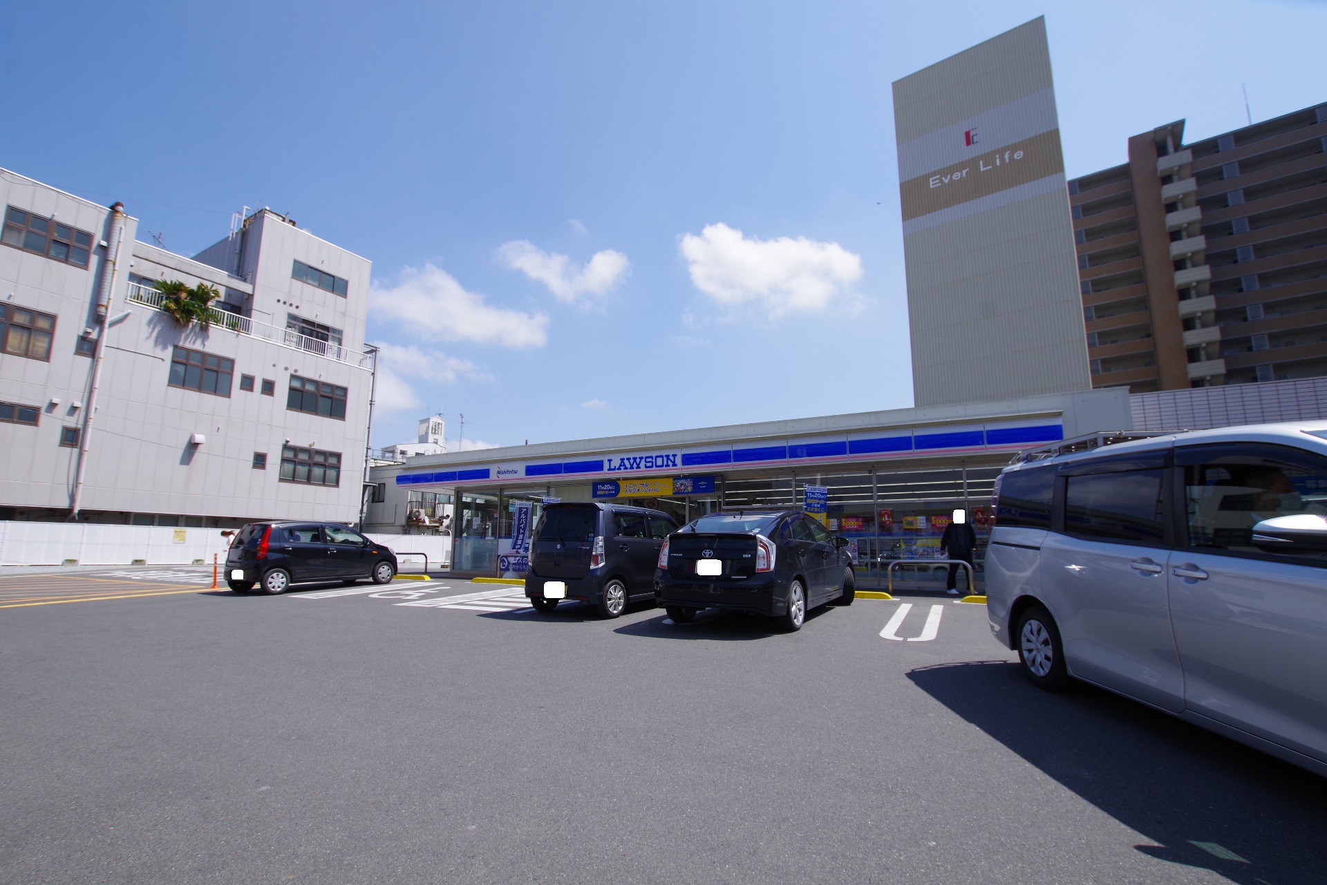 Prevoyance直方駅前 コンビニ