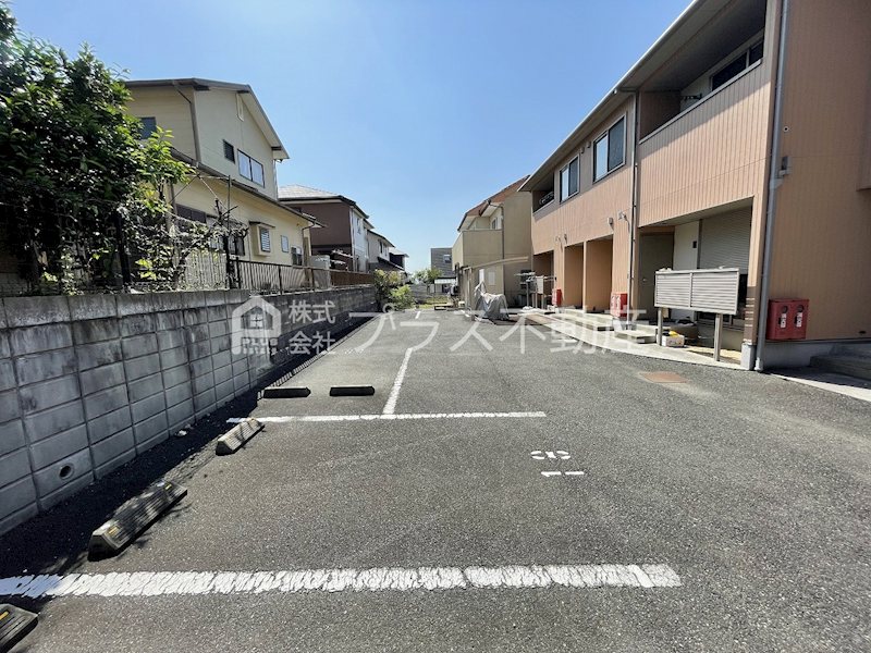 ファミリーヒルズ星ヶ丘Ⅰ 駐車場