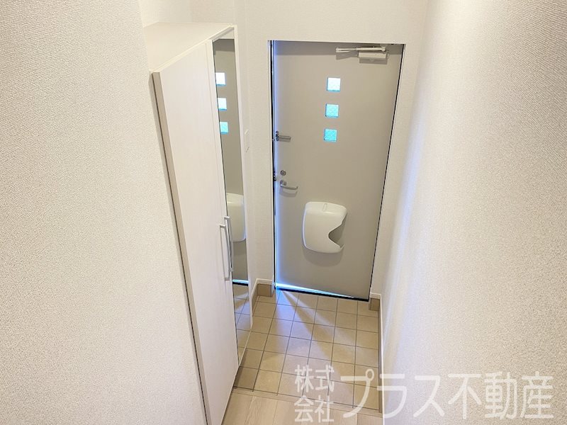 プレザントA 玄関