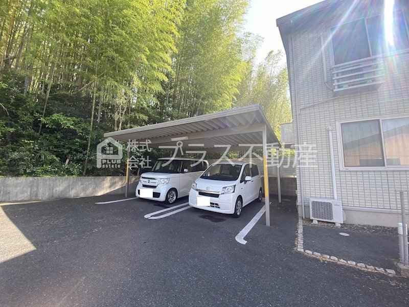 グリーンハイツ 駐車場